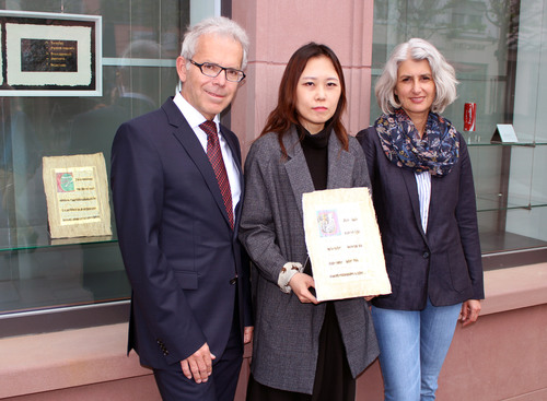 v.l.n.r.:Dr. Richard Böger (Vorstandsvorsitzender der BKC Paderborn), Künstlerin Lucia Sy Lee, Kuratorin Prof. Dr. Stefanie Lieb (Katholische Akademie Schwerte)