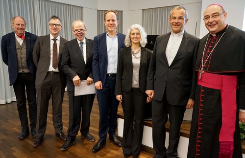 (v.l.): Wilhelm Peters, Prof. Dr. Mattias Sellmann, Prof. Dr. Christoph Stiegemann, Intendant Dr. Raphael von Hoensbroech, Prof. Dr. Stefanie Lieb (Studienleiterin), Prälat Dr. Peter Klasvogt (Akademiedirektor), Weihbischof Dr. Dominicus Meier OSB (pdp)