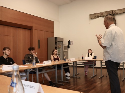 Fragerunde mit Prälat Dr. Peter Klasvogt