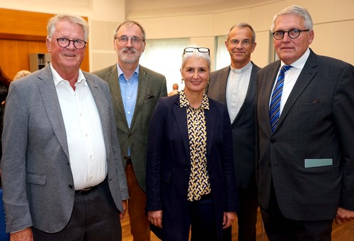 (v.l.) : Dr. Walter Vosberg, Dr. Klaus Weimer, Apl. Prof. Dr. Stefanie Lieb, Akademiedirektor Prälat Dr. Peter Klasvogt und Professor Dr. Thomas Sternberg. Foto: Michael Bodin / Erzbistum Paderborn