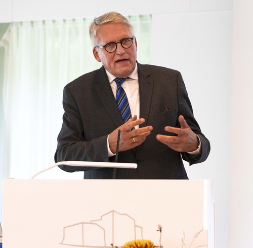  Professor Dr. Thomas Sternberg sprach beim Jahresempfang 2022 zum Thema „Verlorene Nähe - Über die natürliche Nachbarschaft von Religion und Kunst“. Foto: Michael Bodin / Erzbistum Paderborn