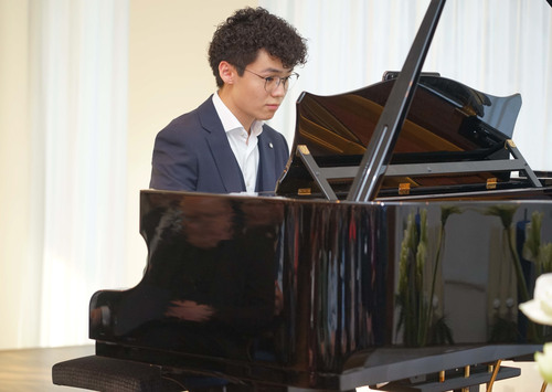 Musikalisch wurde der Dreikönigsempfang von Pianist Joseph Chang gestaltet mit Werken von John Lennon und Ludwig van Beethoven. Foto: Michael Bodin / Erzbistum Paderborn
