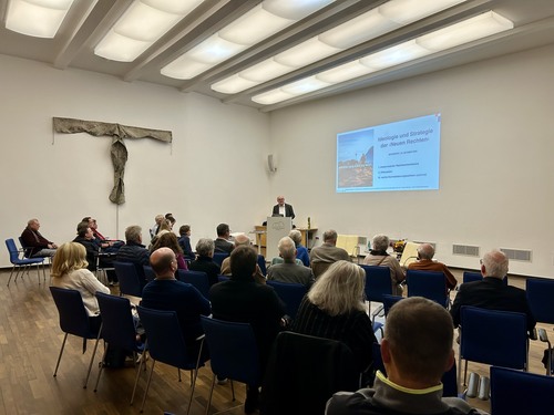 Akademie-Forum zur Gefahr von Rechts