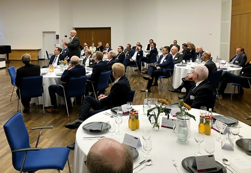 50 geladene Teilnehmende beim WerteDialog 2025