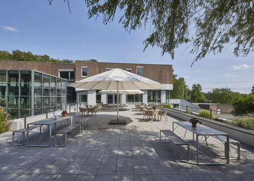 Terrasse vor dem Akademie-Restaurant