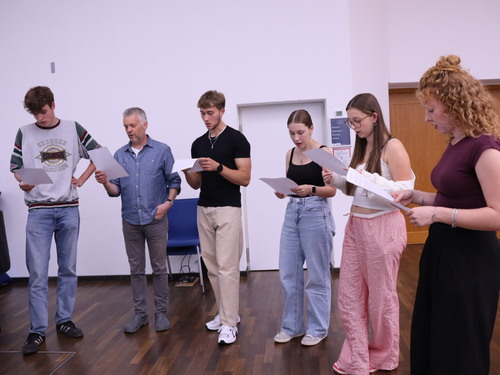 Singen der Campus-Songs