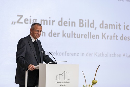 Akademiedirektor Prälat Dr. Peter Klasvogt, Foto: Jason Rittmeyer, Bezirksregierung Arnsberg